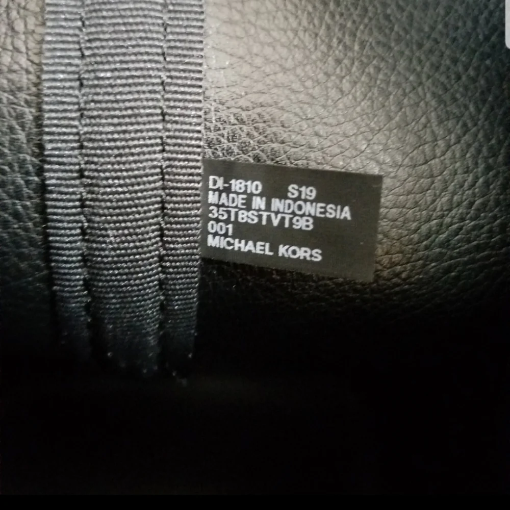 MICHAEL KORS Jet Set Travel Tote Bundle - Picture 8 of 8